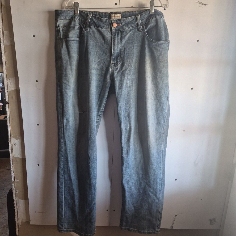 original weatherproof vintage W40 L30 Denim Jeans Small Hole In Right Leg